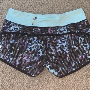 Lululemon women’s shorts size 6